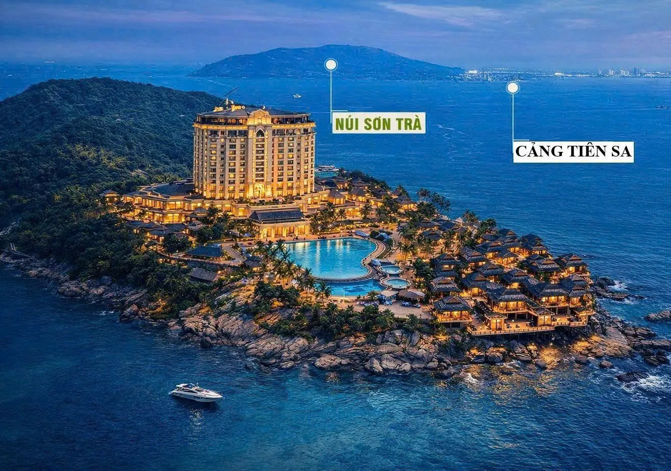 Hồ bơi resort 5 sao Vinhome Hải Vân Bay